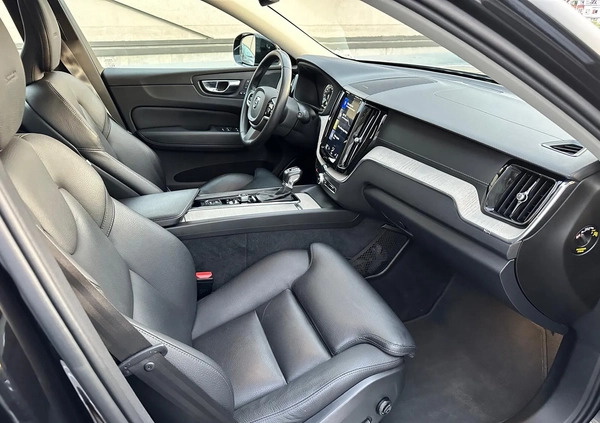 Volvo XC 60 cena 148000 przebieg: 106648, rok produkcji 2019 z Bydgoszcz małe 121